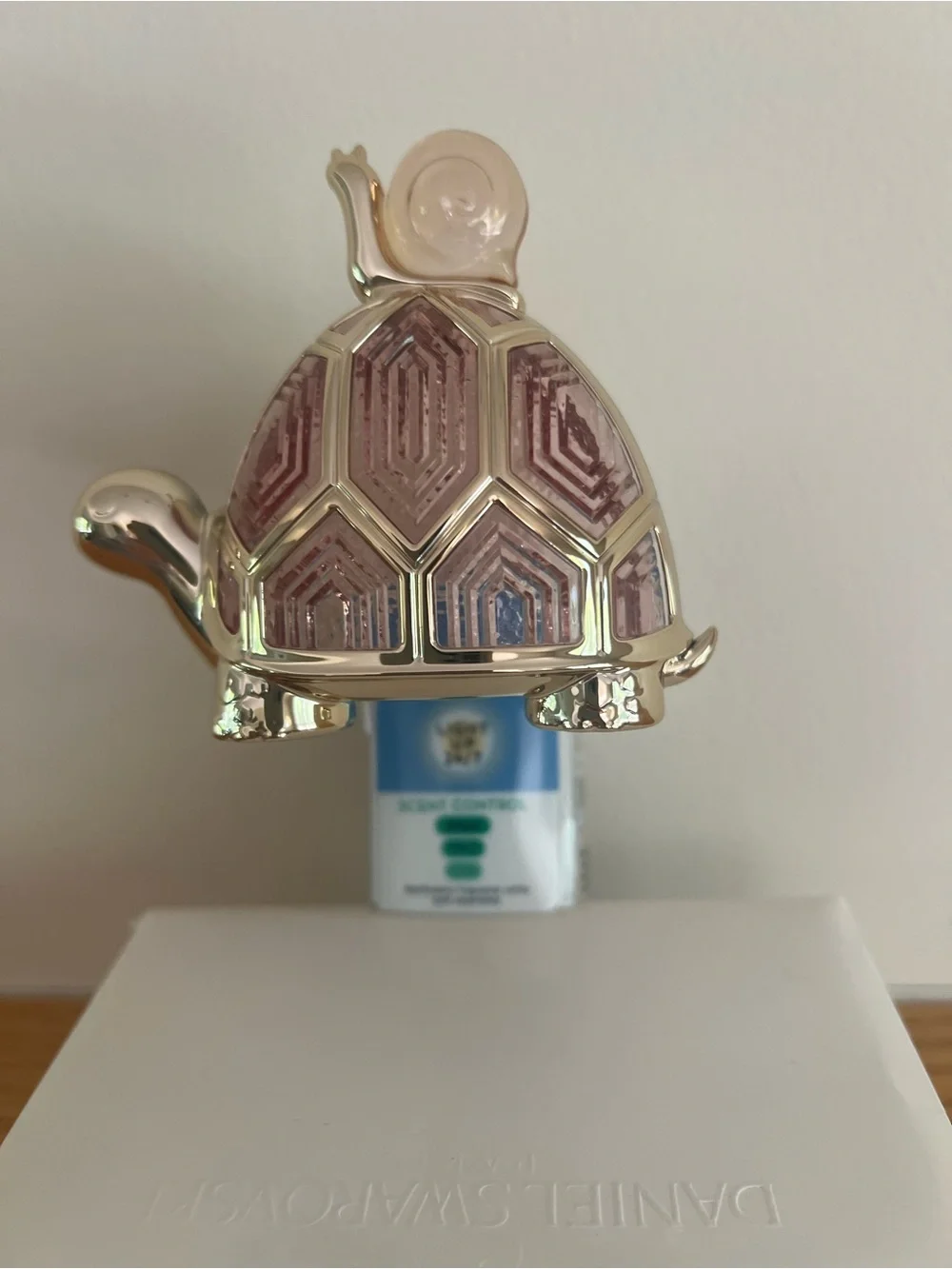 Bath & Body Works NWT Turtle & snail nightlight wallflower plug in holder